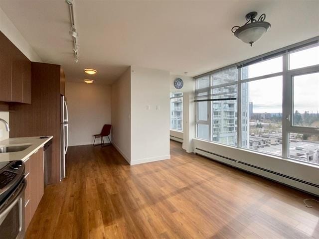 Photo du bâtiment - 13308 Central Ave