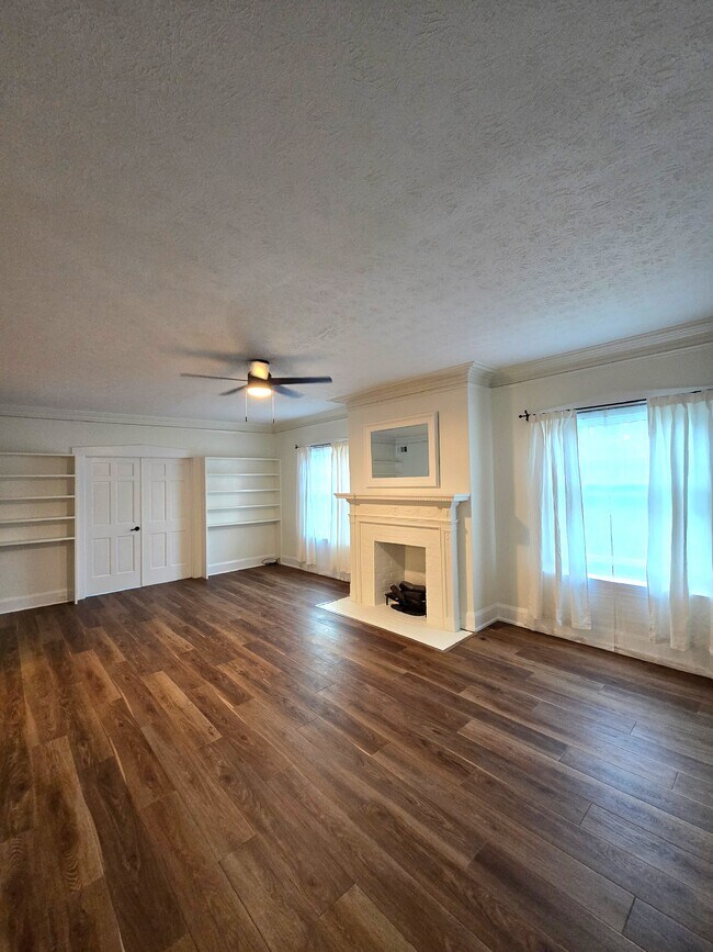 Foto del edificio - 2472 Overlook Rd