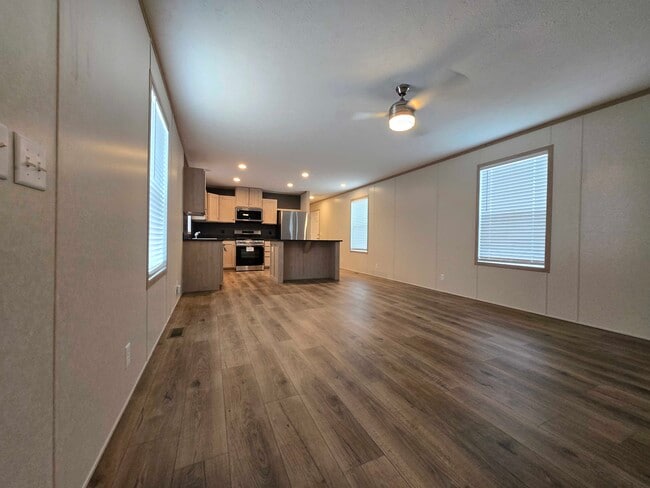 Building Photo - 52758 S Yorktown Ct