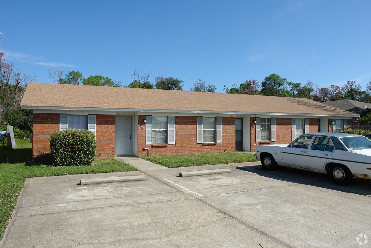 3373 Green Briar Cir, Gulf Breeze, FL 32563 Apartments in Gulf Breeze