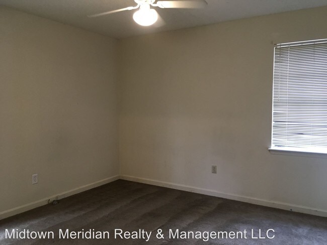 Building Photo - 165 Victory Garden Dr