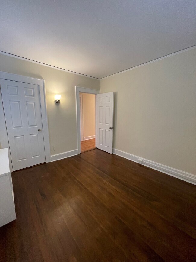 Bedroom - 25 Livingston Pl