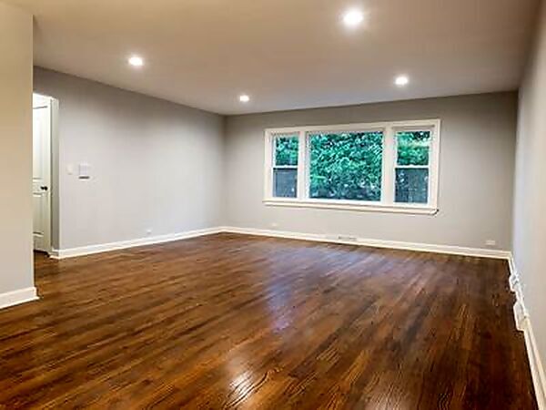 Foto del edificio - 2910 W Touhy Ave