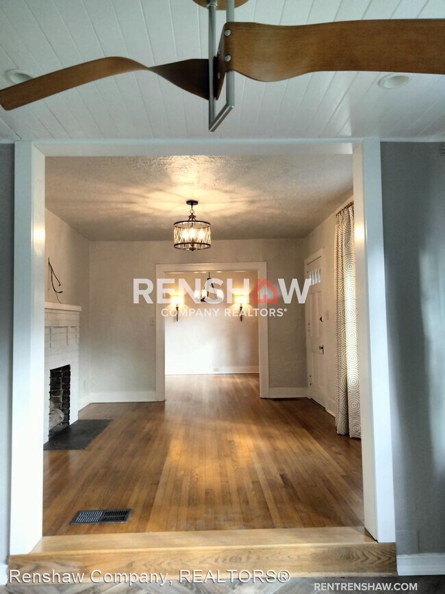 Foto del edificio - 3 br, 2 bath House - 186 E Poplar Ave