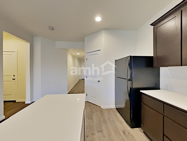 Foto del edificio - 2159 NW Woodland Dr