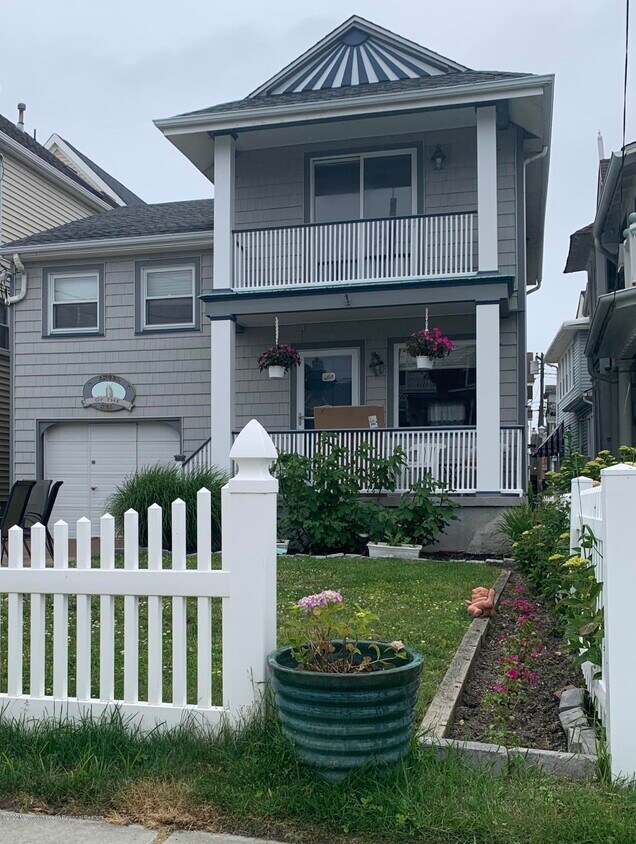 Primary Photo - 2-62 Embury Ave