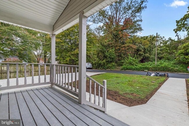 Building Photo - 2921 Brook Dr