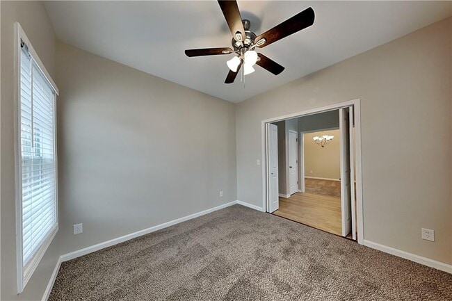 Building Photo - 383 Kyles Cir