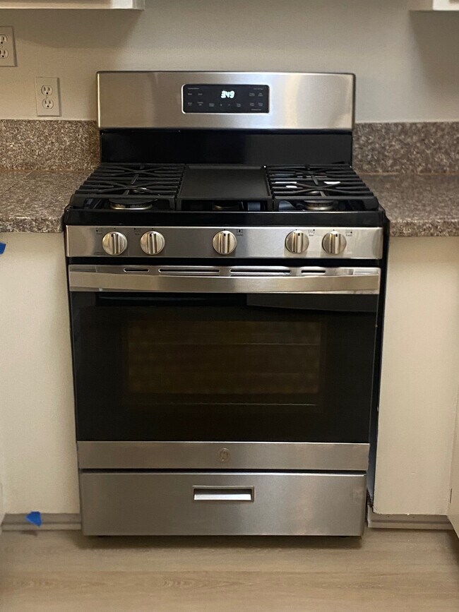 Foto del edificio - 5719 Woodleigh Dr