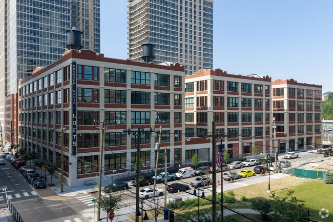 Foto del edificio - Radio Lofts at Hudson House