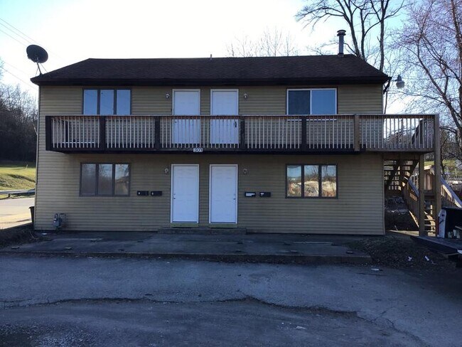 Building Photo - 301 W Maiden St