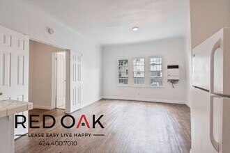 Building Photo - 706 N St Andrews Pl