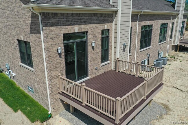 Building Photo - 20266 Beacon Way