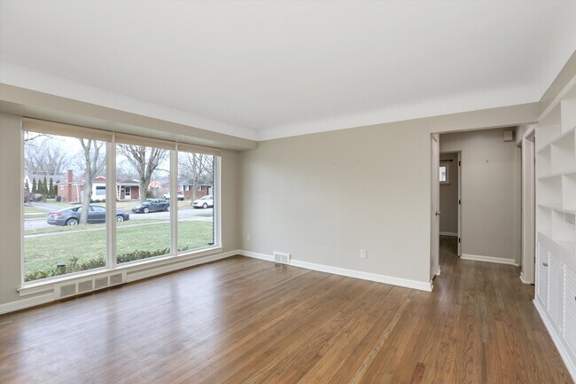 Foto del edificio - 22826 Frederick Ave