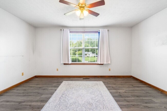 Foto del edificio - Adorable Home in Pleasant View- COMING SOON!