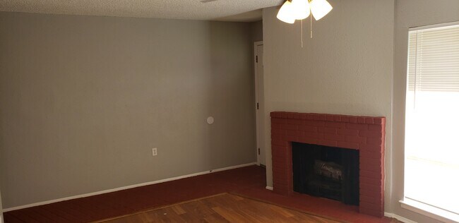 Building Photo - 5827 Lake Champlain St