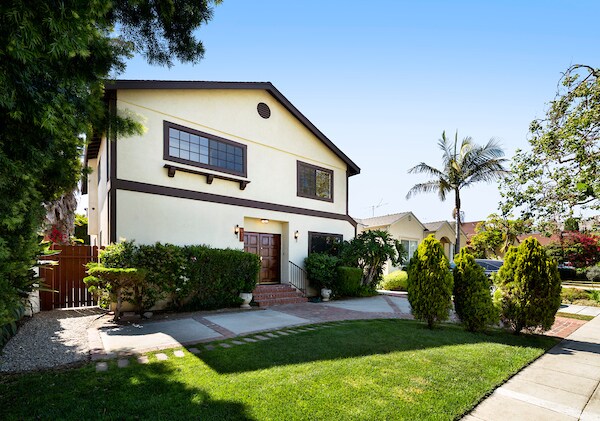 Building Photo - 439 S La Peer Dr