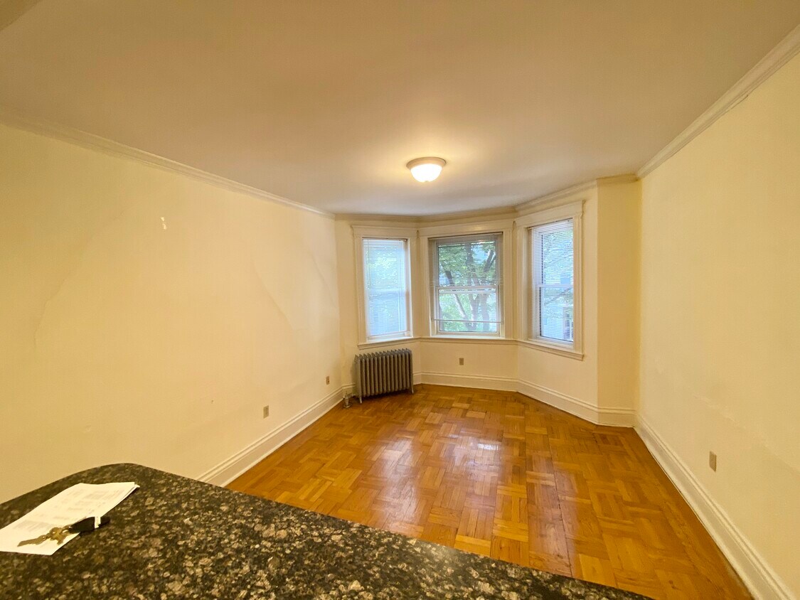 24 Queensberry St, Boston, MA 02215 Apartments in Boston, MA