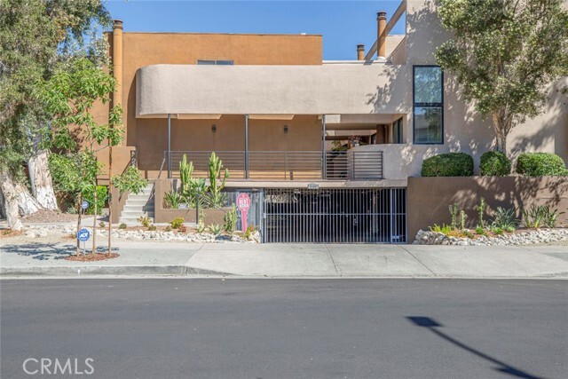 Foto principal - 5456 Hermitage Ave