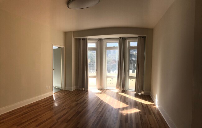 Living room - 730 Washington St