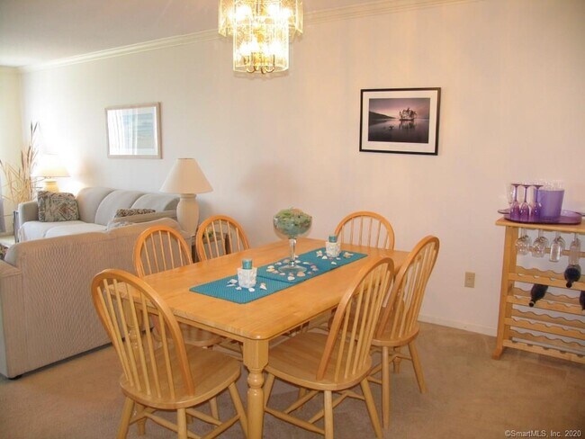 Foto del edificio - 1 Mansfield Grove Rd