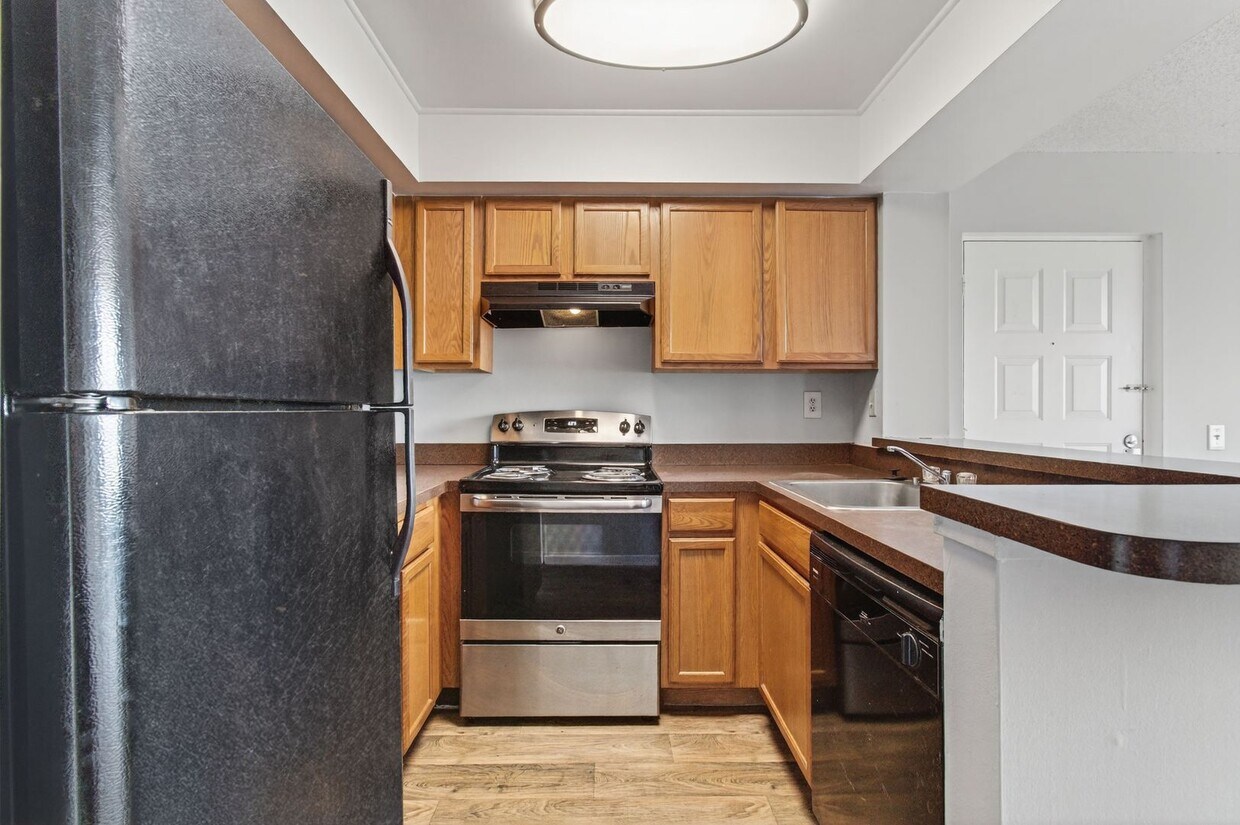 ONE BEDROOM ONE BATHROOM!! Waterfront Comm... - ONE BEDROOM ONE BATHROOM!! Waterfront Comm...