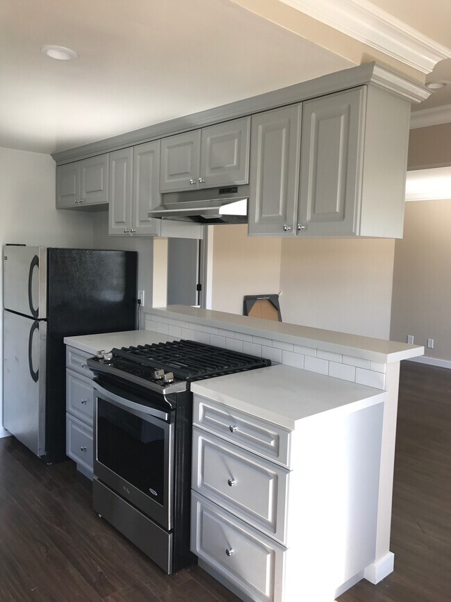 Foto del edificio - 749 Center Pl