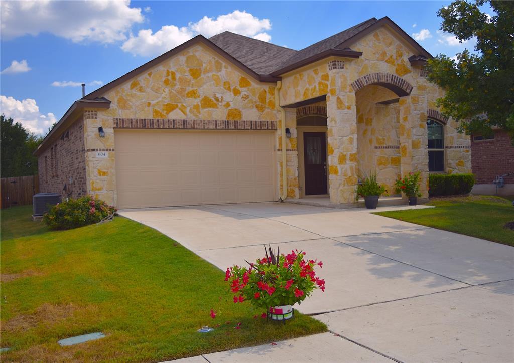 Foto principal - 604 Heinatz Flat Ln
