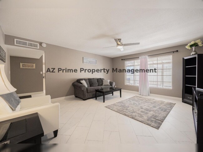 Building Photo - 4013 W OCOTILLO RD, PHOENIX AZ
