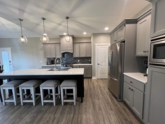 Building Photo - 126 Tumbling Stone Ct
