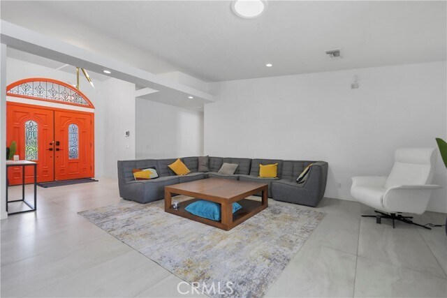 Foto del edificio - 1045 E Deepak Rd