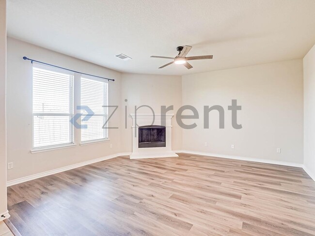 Building Photo - 15008 Waters Dr