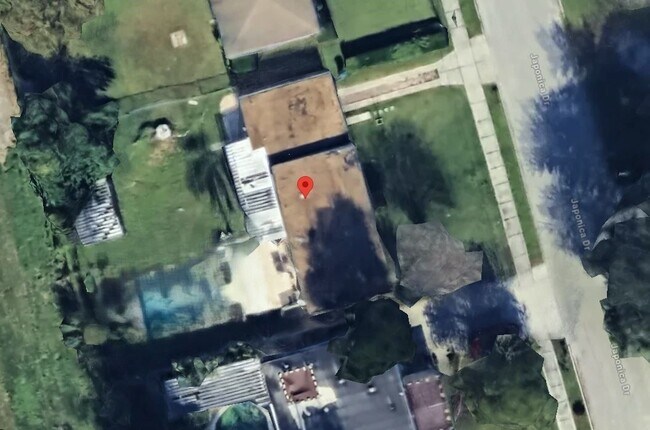 Foto del edificio - 108 Japonica Dr