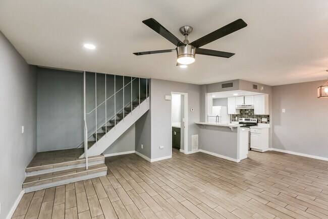 Foto del edificio - 2133 W Turney Ave