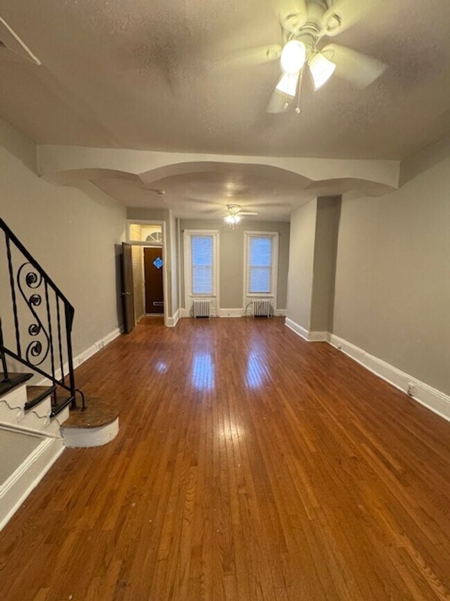 Foto del edificio - Looking for spacious house check this one ...