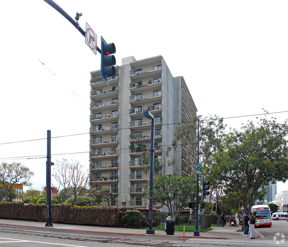 Building Photo - San Diego Square