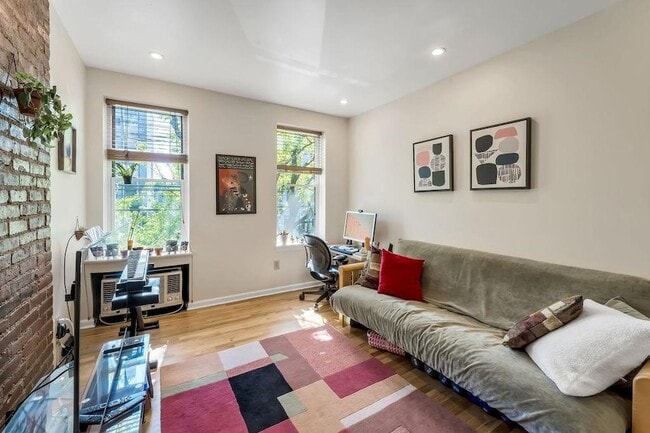 Photo - 124 Madison St Townhome