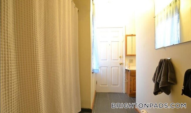 Foto del edificio - 551 Washington St