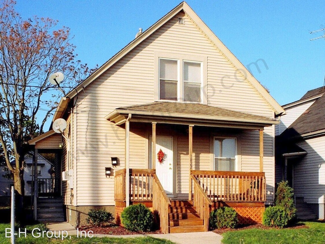 1822 63rd St, Kenosha, WI 53143 Apartment for Rent in Kenosha, WI