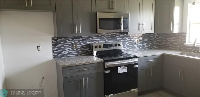 Foto del edificio - 3017 Old Edwards Rd