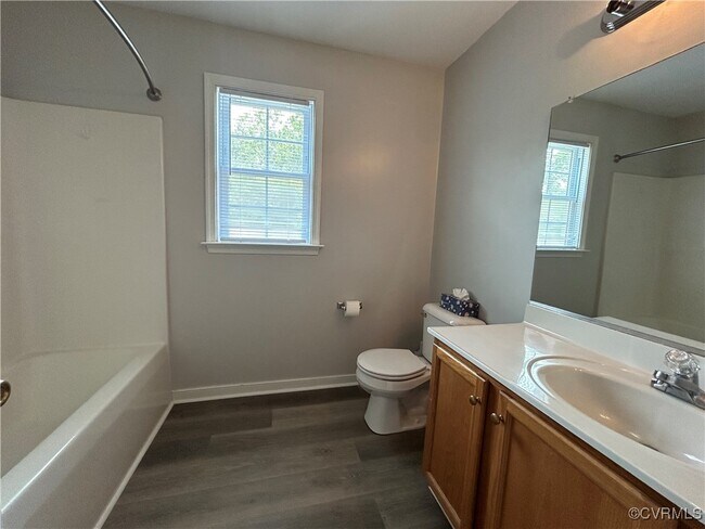 Foto del edificio - 317 Lake Crest Ct