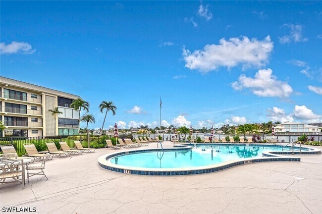 Foto del edificio - 3200 Gulf Shore Blvd N