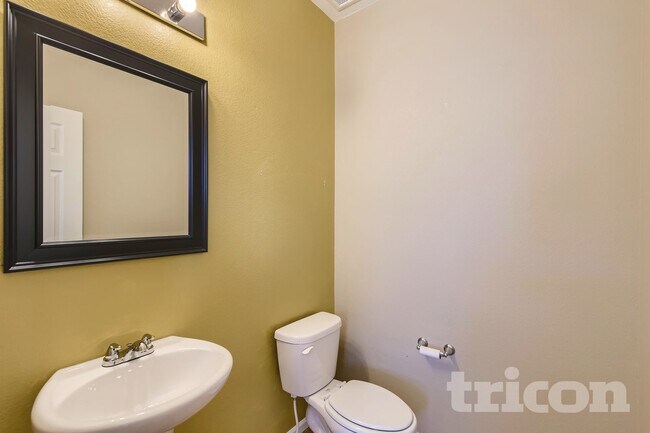 Foto del edificio - 201 Pear Lake Way