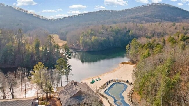 Foto del edificio - 339 Willow Dr