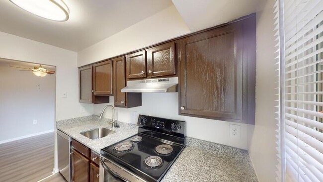 Building Photo - 3412 Aurora Ln