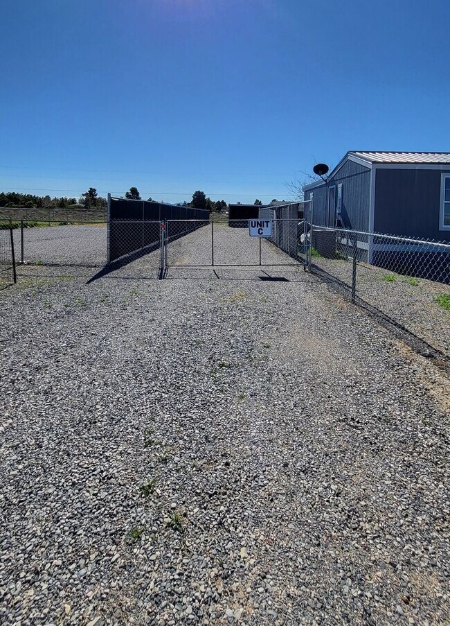 Building Photo - 1611 E Gamebird Rd