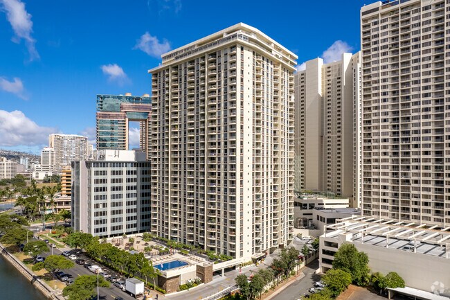 Foto del edificio - 1717 Ala Wai Blvd