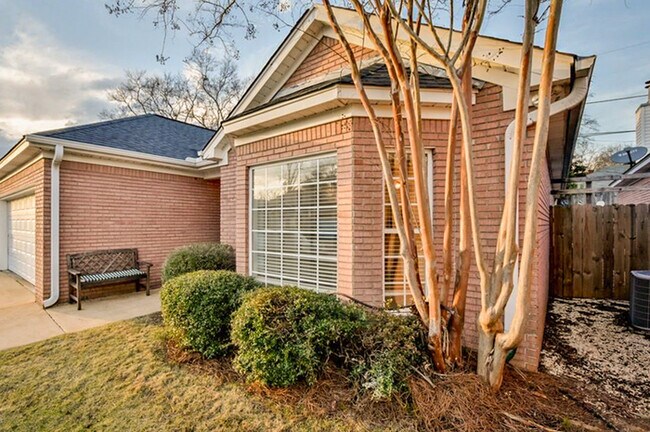 Building Photo - 1642 Hamilton Ln