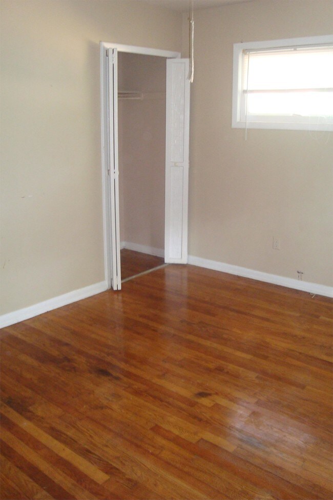 Building Photo - 2116 Leesburg Rd