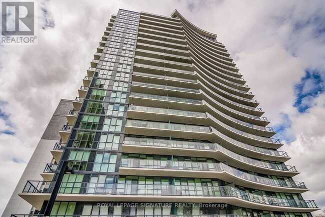 Photo du bâtiment - 1461-1461 Lawrence Ave W